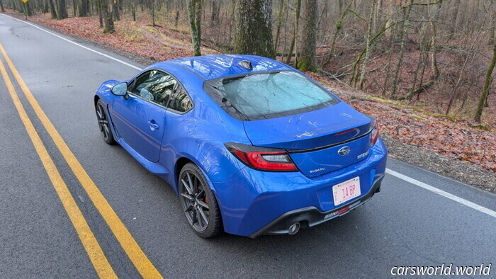 2025 Subaru BRZ tS Recensione: Uno scoppio per i giovani e i giovani a cuore / Carscoops